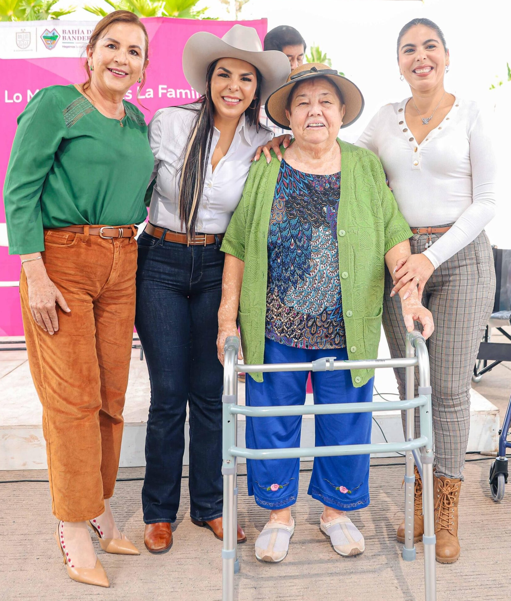 Con la entrega de aparatos ortopédicos mejoramos la vida de 50 personas y sus familias Mirtha Villalvazo