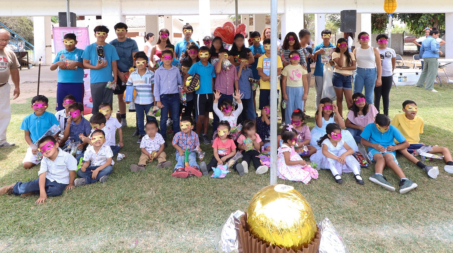 Celebra DIF Vallarta a las niñas y niños albergados
