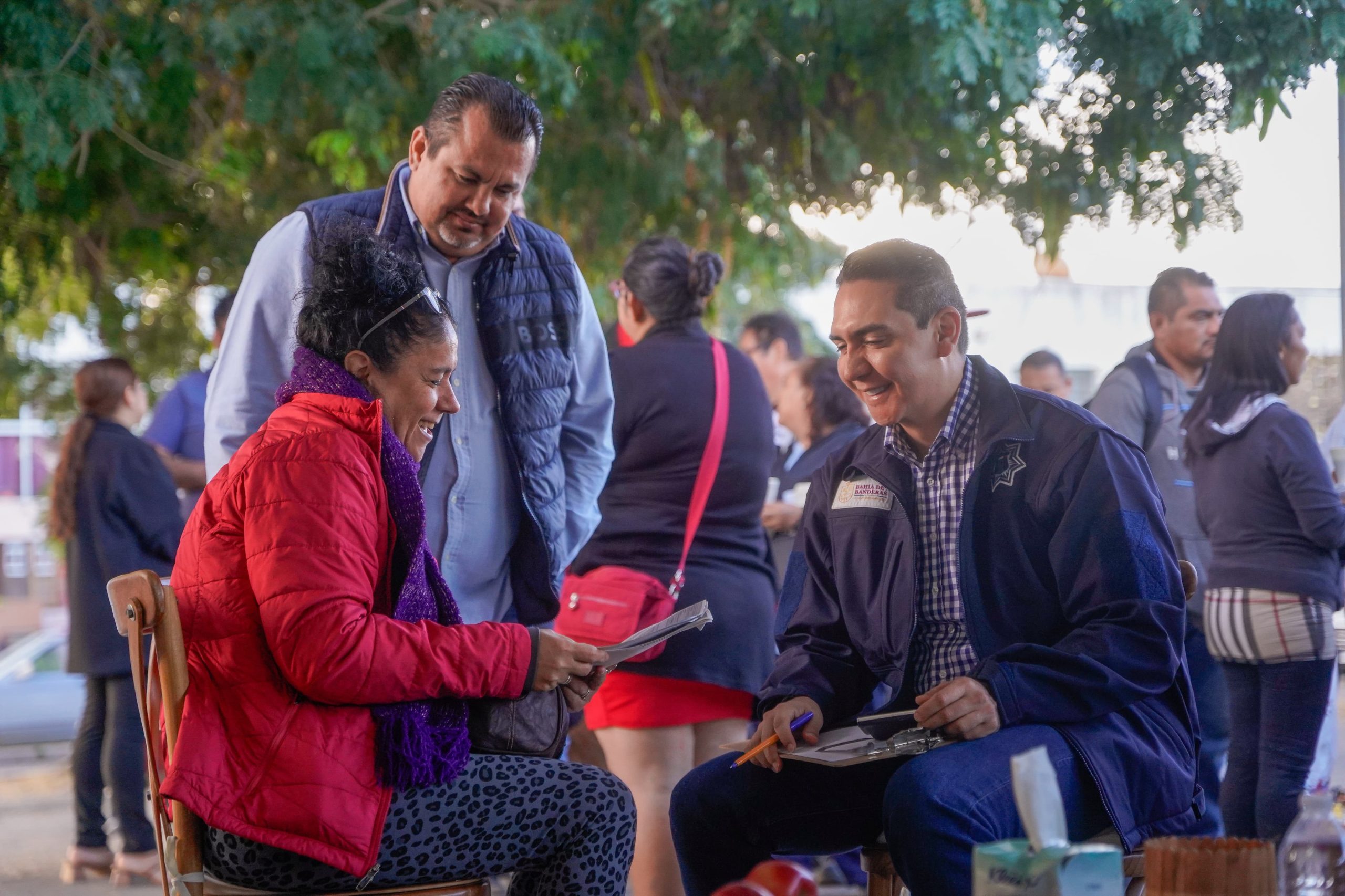 En el Día de Reyes, Héctor Santana escucha a la ciudadanía de Jardines del Sol