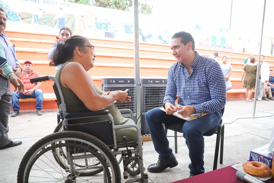 Héctor Santana encabezó Audiencia Ciudadana número 36 en San José del Valle