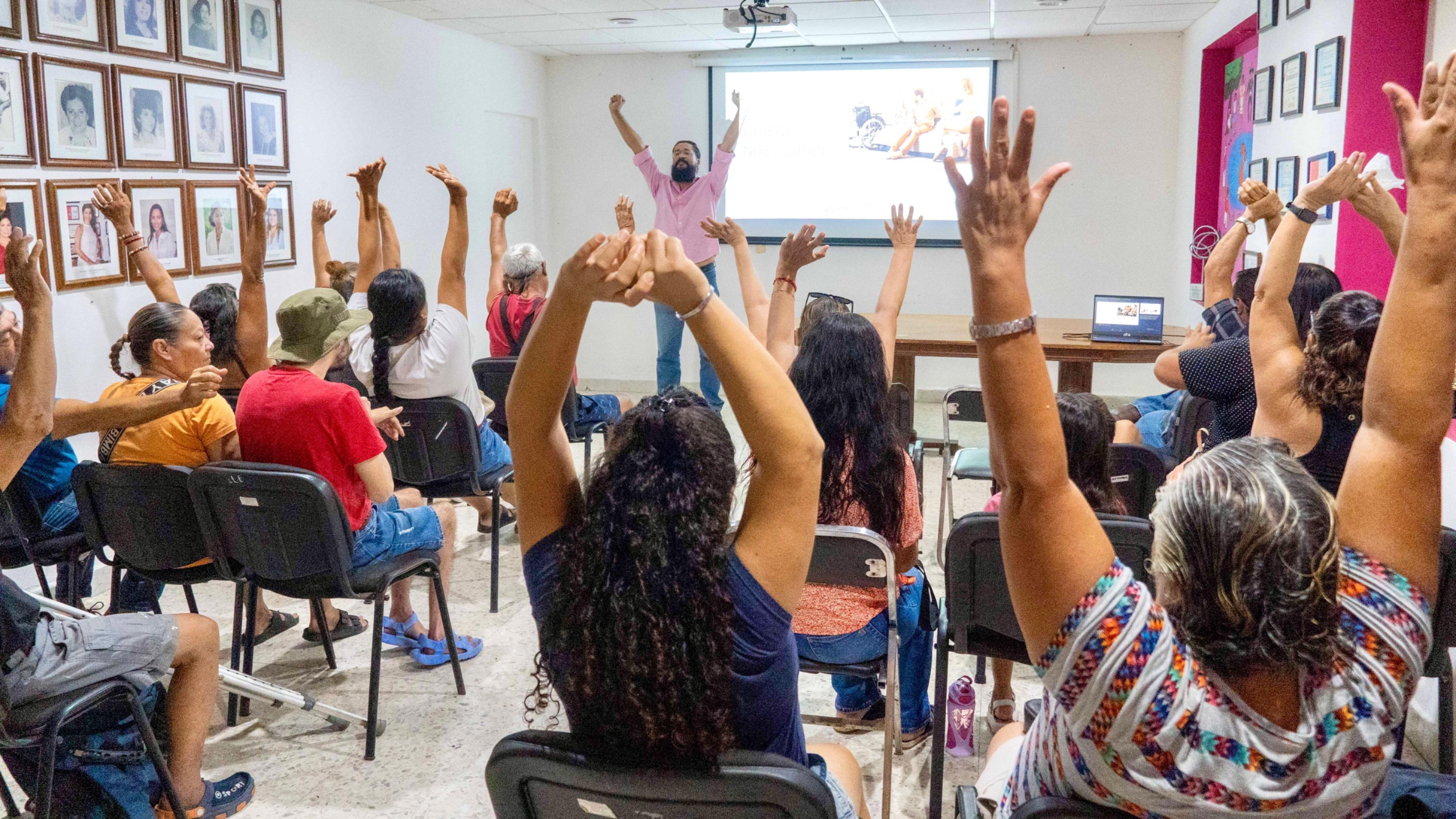 Brinda DIF charla a cuidadores de personas con discapacidad