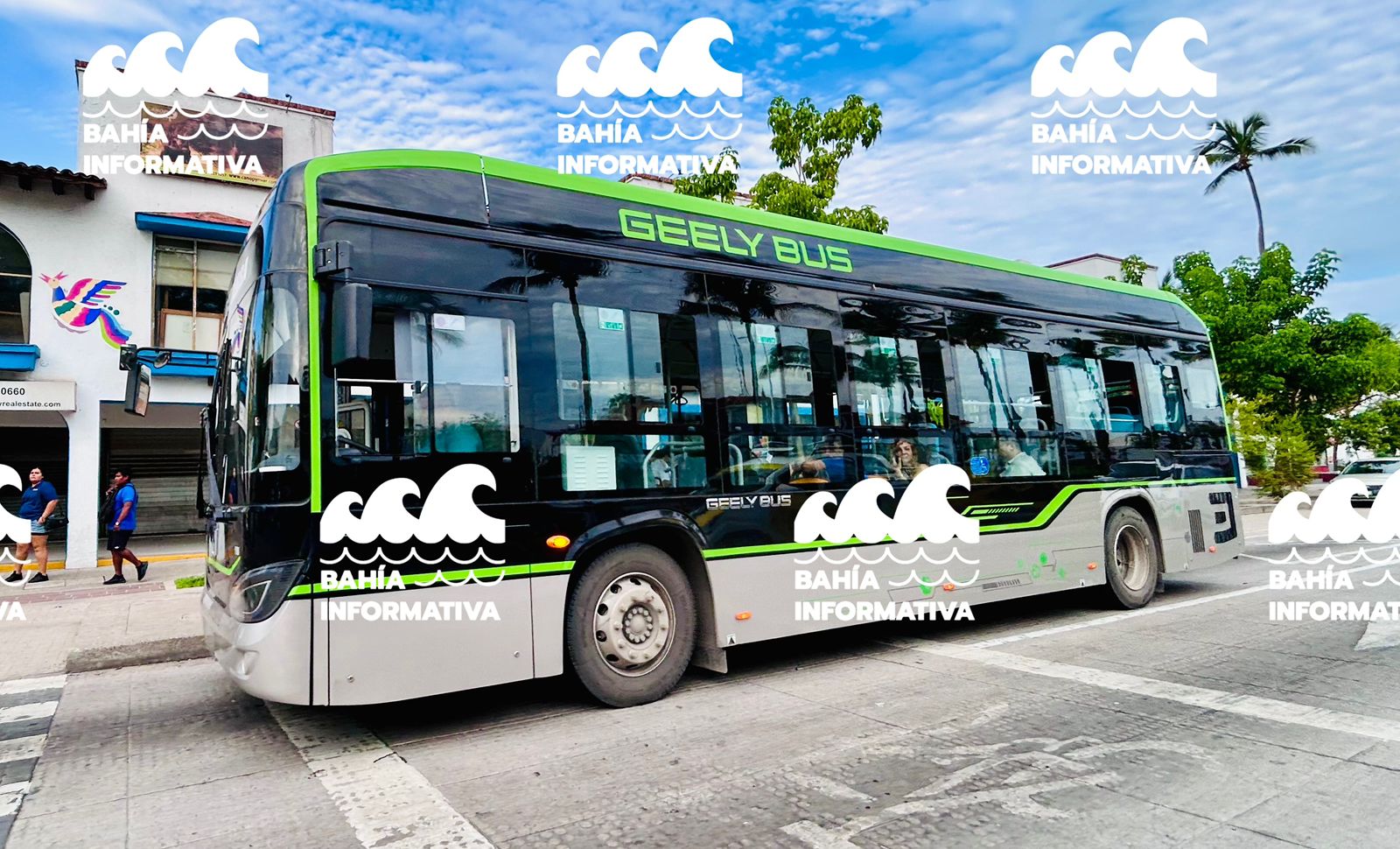 Puerto Vallarta estrena transporte público eléctrico de primer mundo