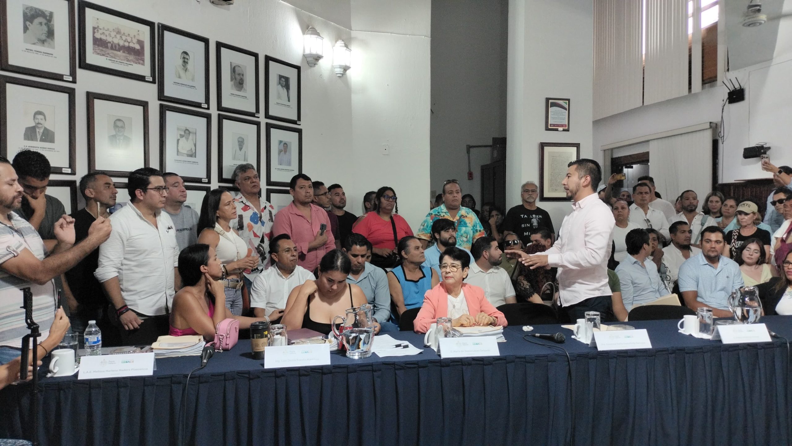 Intentan sabotear sesión de Cabildo en Puerto Vallarta por rumores sobre parquímetros