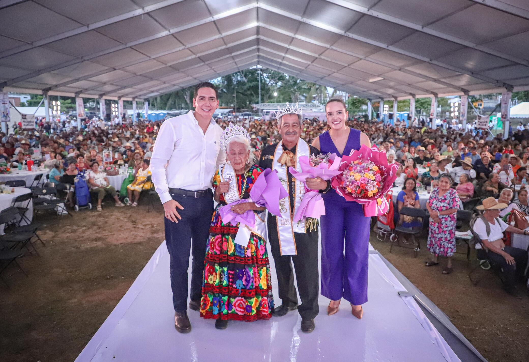 Bahía de Banderas celebró en grande a nuestros abuelitos con más de 5,000 asistentes