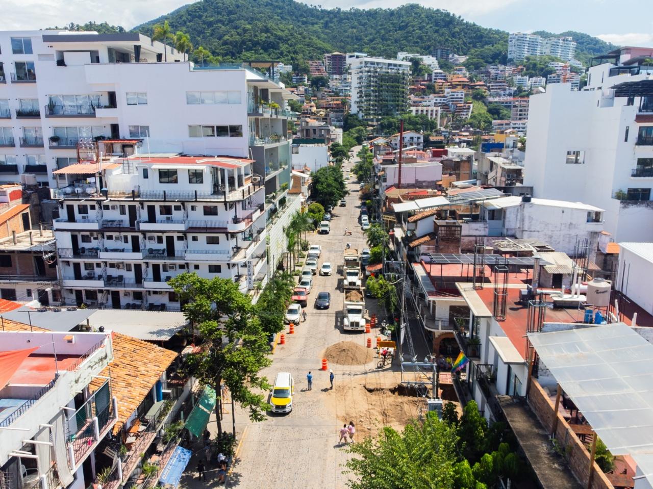 SEAPAL Vallarta moderniza red de drenaje en calle Aquiles Serdán