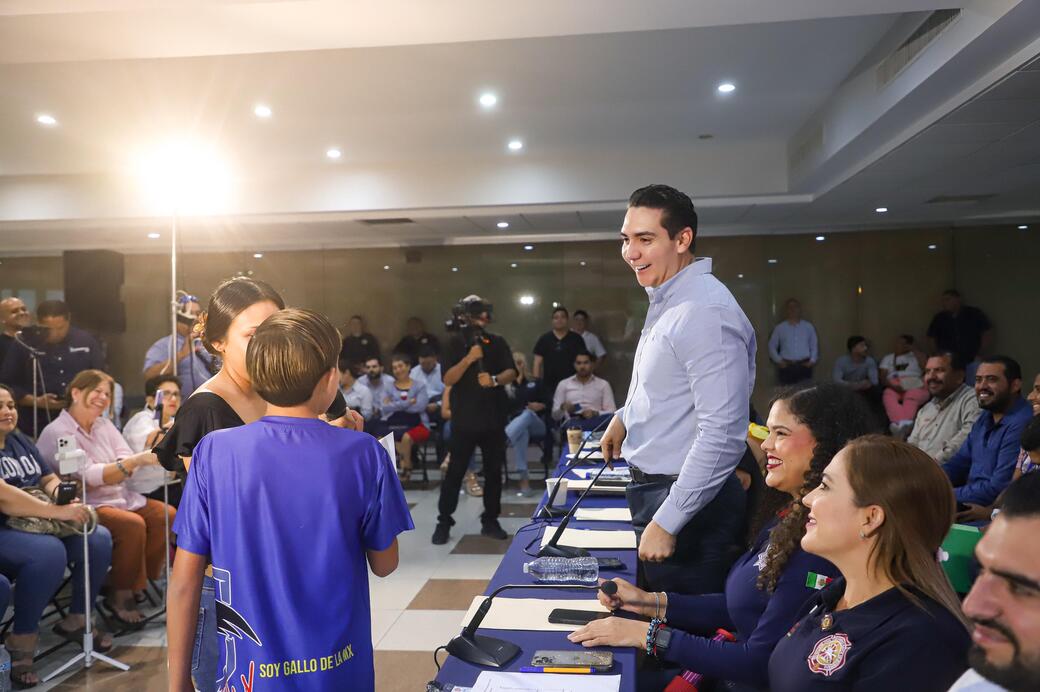 Héctor Santana le cumple a Bucerías: agua potable, limpia y de calidad,así lo informó en su rendición de cuentas semanal