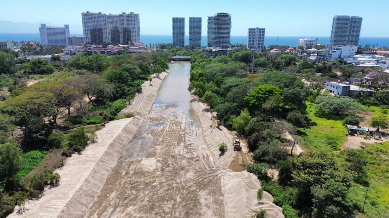 Desazolves oportunos evitaron mayores daños en Vallarta