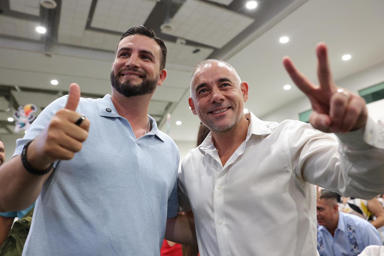 Munguía recibe respaldo del gobernador Pablo Lemus en su primer informe de gobierno