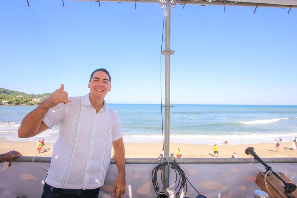 Invita el alcalde Héctor Santana a participar en gran Torneo de Surf Sayulita 2025