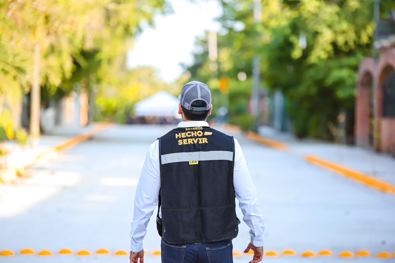En tiempo récord, Héctor Santana entrega la Calle 20 de Noviembre en Punta de Mita