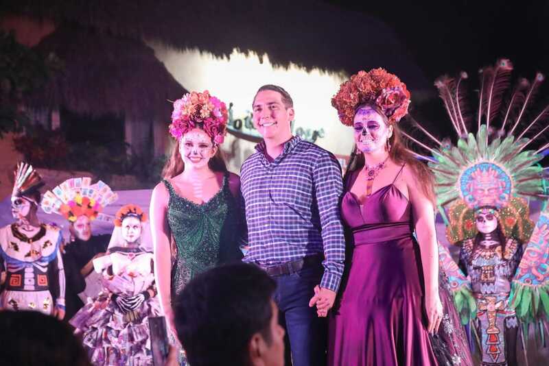 Héctor Santana da inicio al Festival Internacional de Día de Muertos con un espectacular desfile y concurso de Catrinas