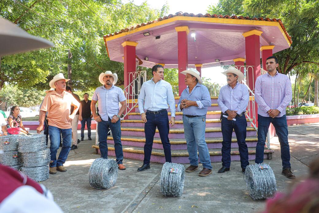 Héctor Santana fortalece al campo de la Sierra con apoyos directos a Ejidatarios