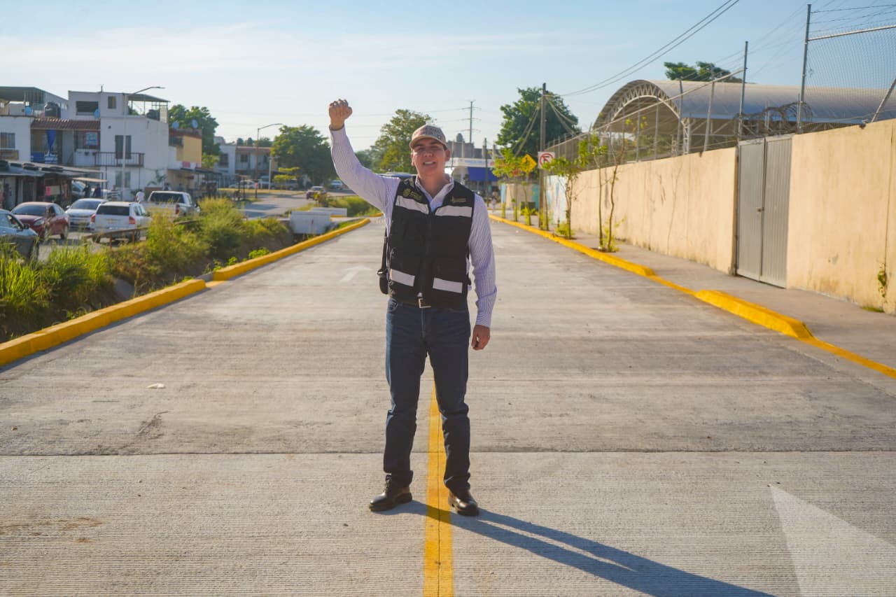 Héctor Santana entregó nueva obra que embellece y dignifica a "La Misión"