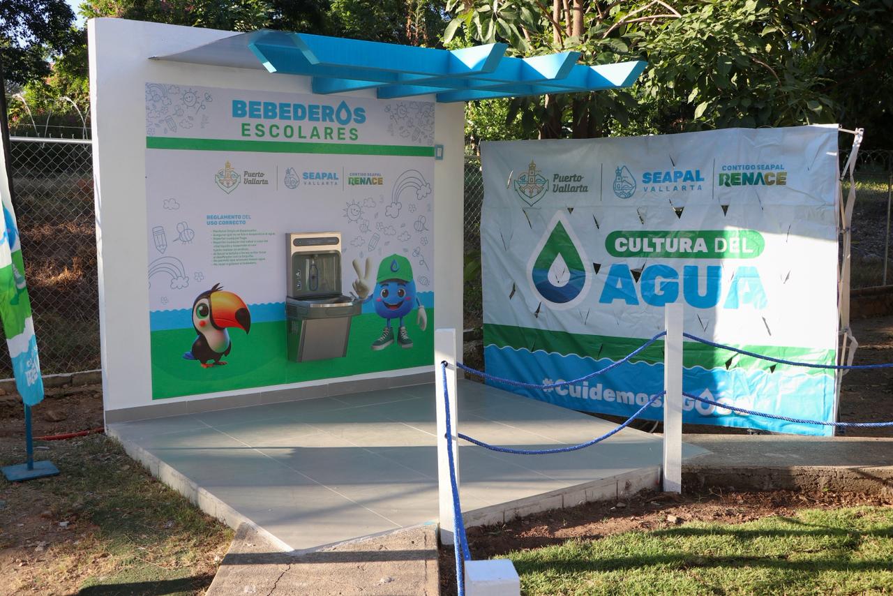 Luis Munguía inaugura segundo Bebedero Escolar en la Secundaria Técnica 15