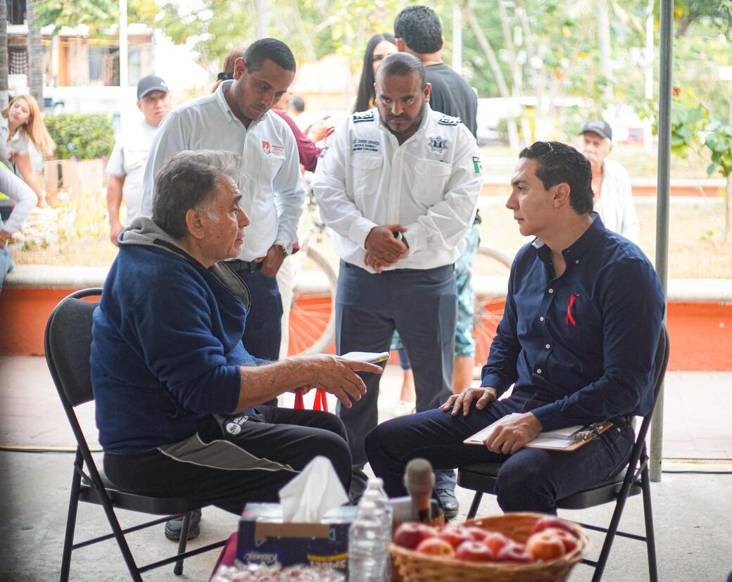 Héctor Santana lleva Audiencia Ciudadana número 55 a Higuera Blanca