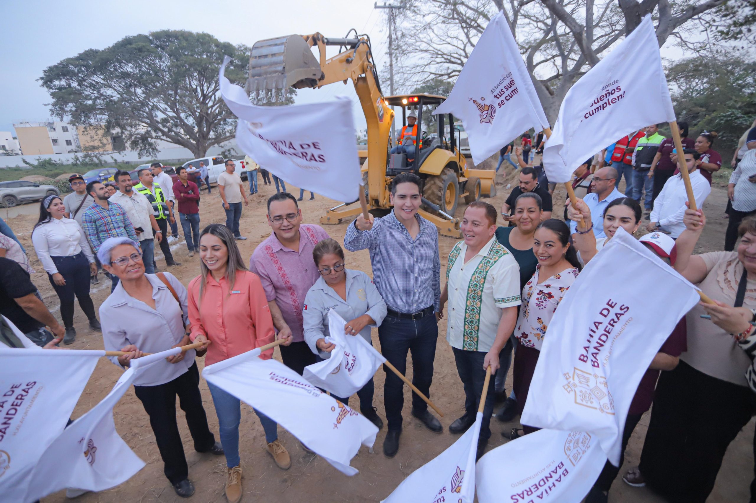Arranca Héctor Santana obra del Nuevo Ingreso de Valle Marlín en San Vicente