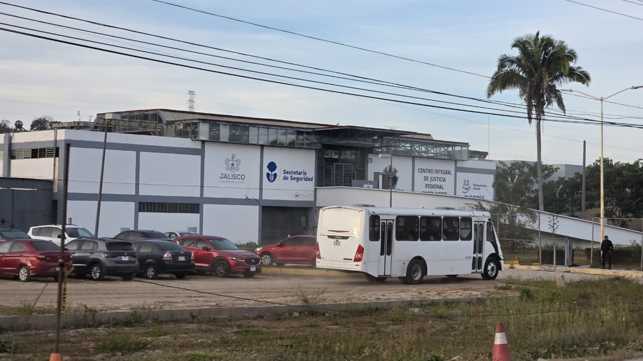 Trasladan a 36 mujeres privadas de la libertad de Puente Grande a Puerto Vallarta