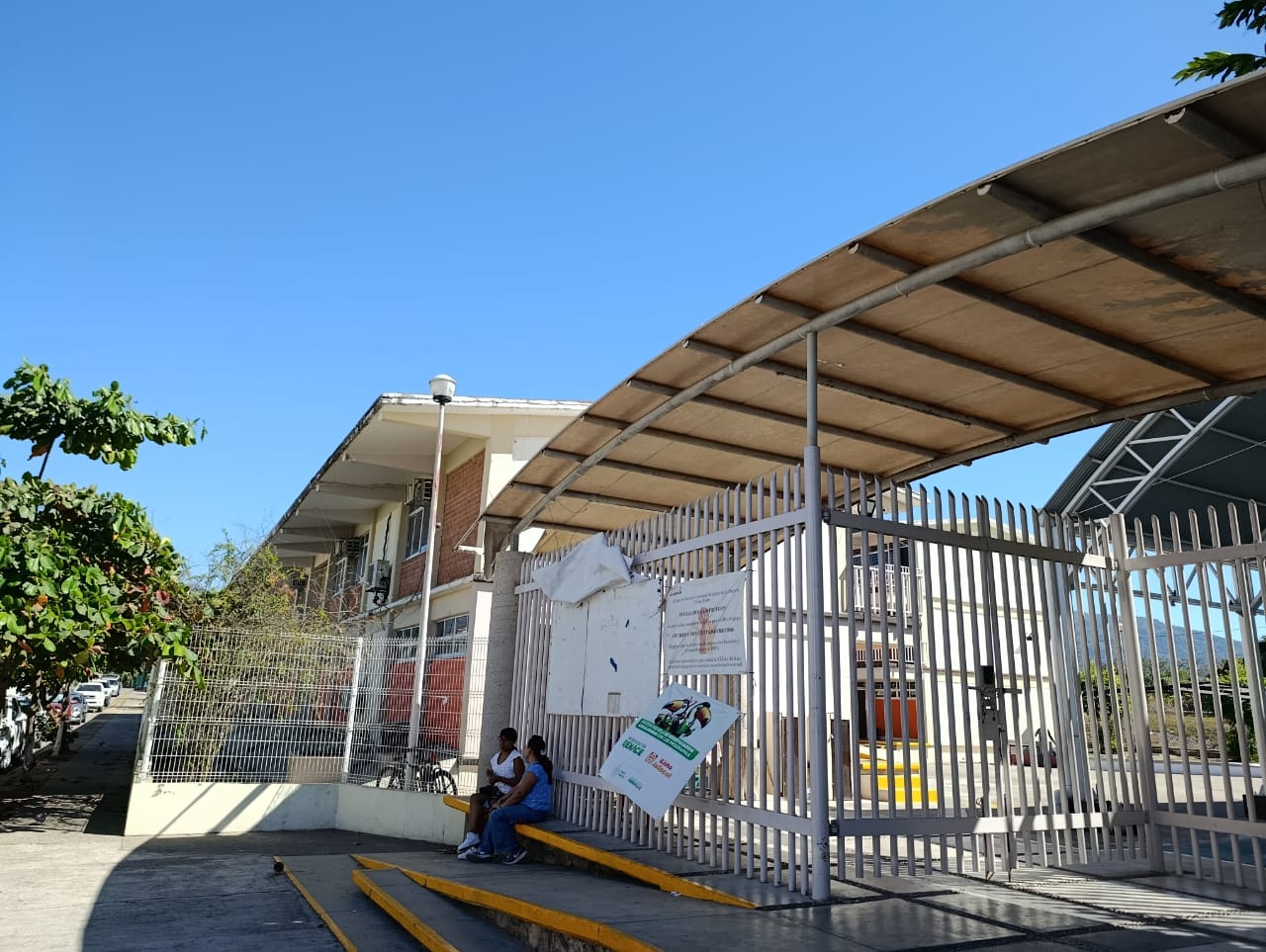 Cinco estudiantes intoxicados por clonazepam en secundaria de Puerto Vallarta