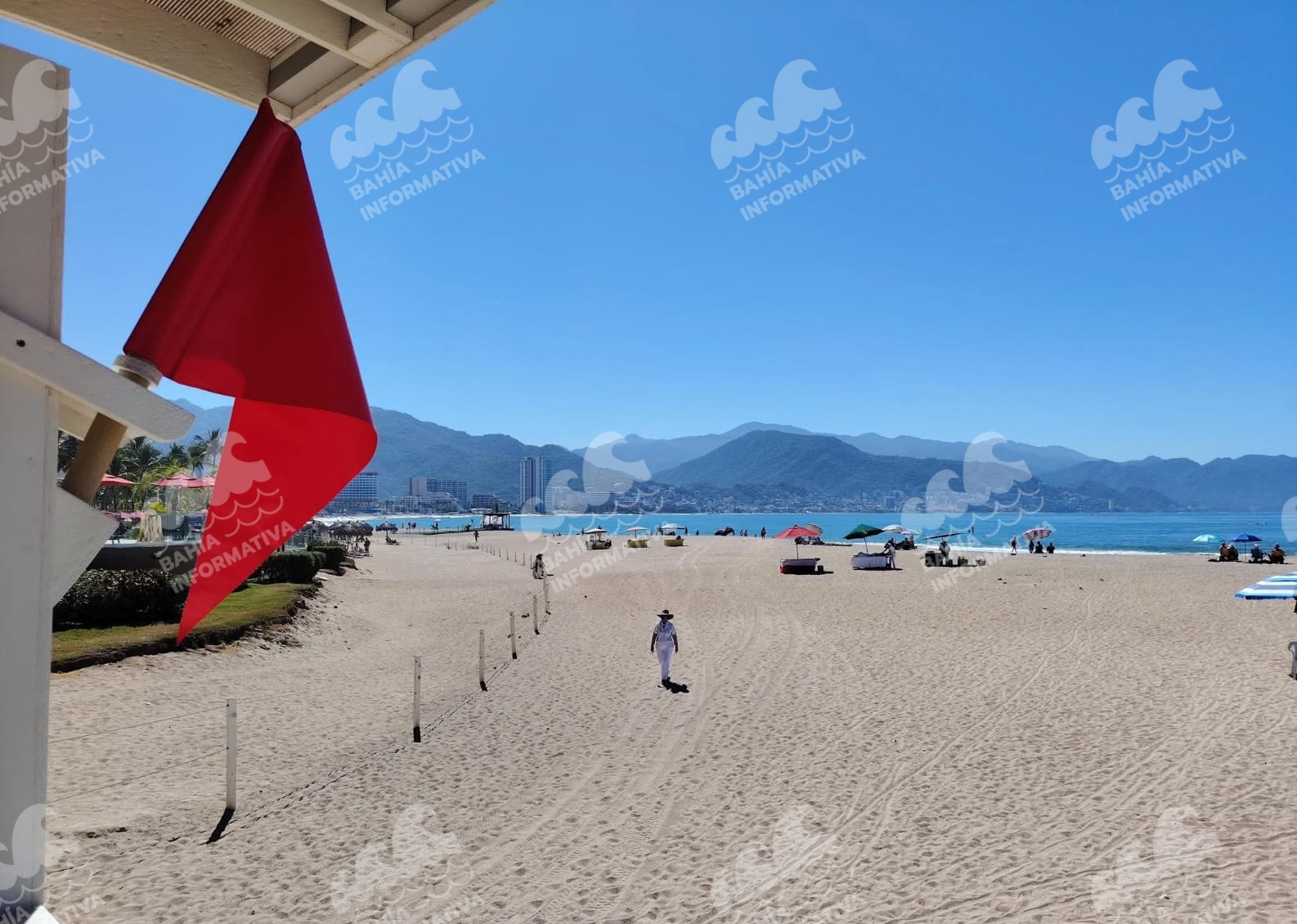 Alerta en playas de Puerto Vallarta: colocan banderas rojas