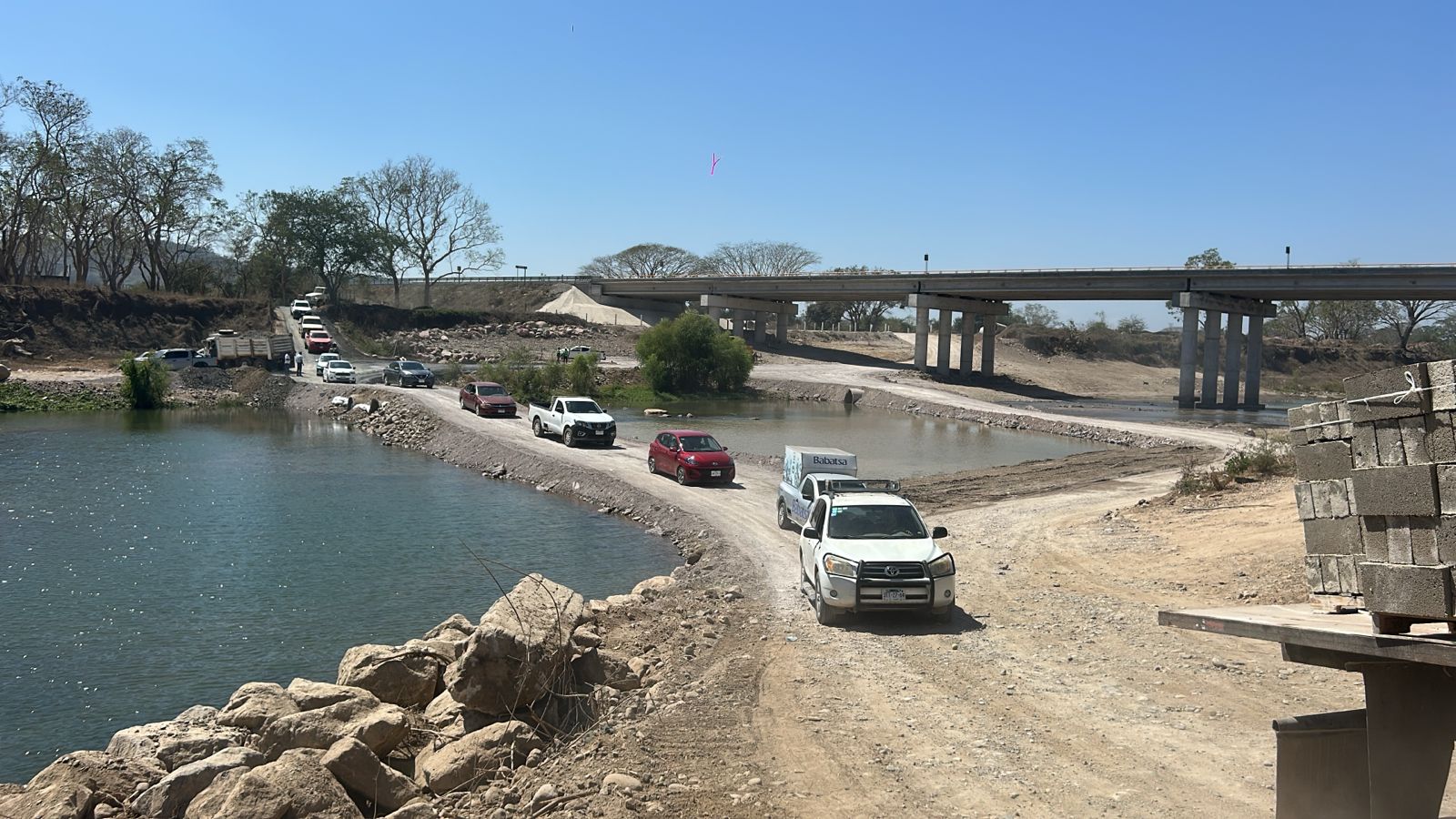 Paso provisional en La Desembocada opera con normalidad