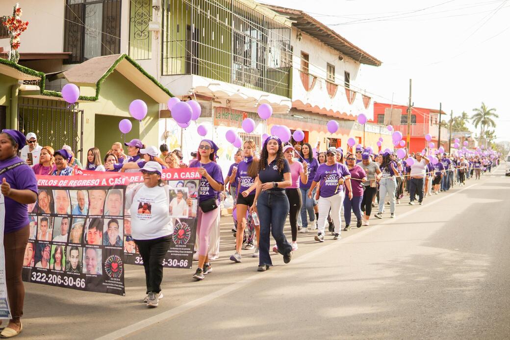 Bahía de Banderas conmemora el 8M con marcha y clase de defensa personal por los derechos y la dignidad de las mujeres