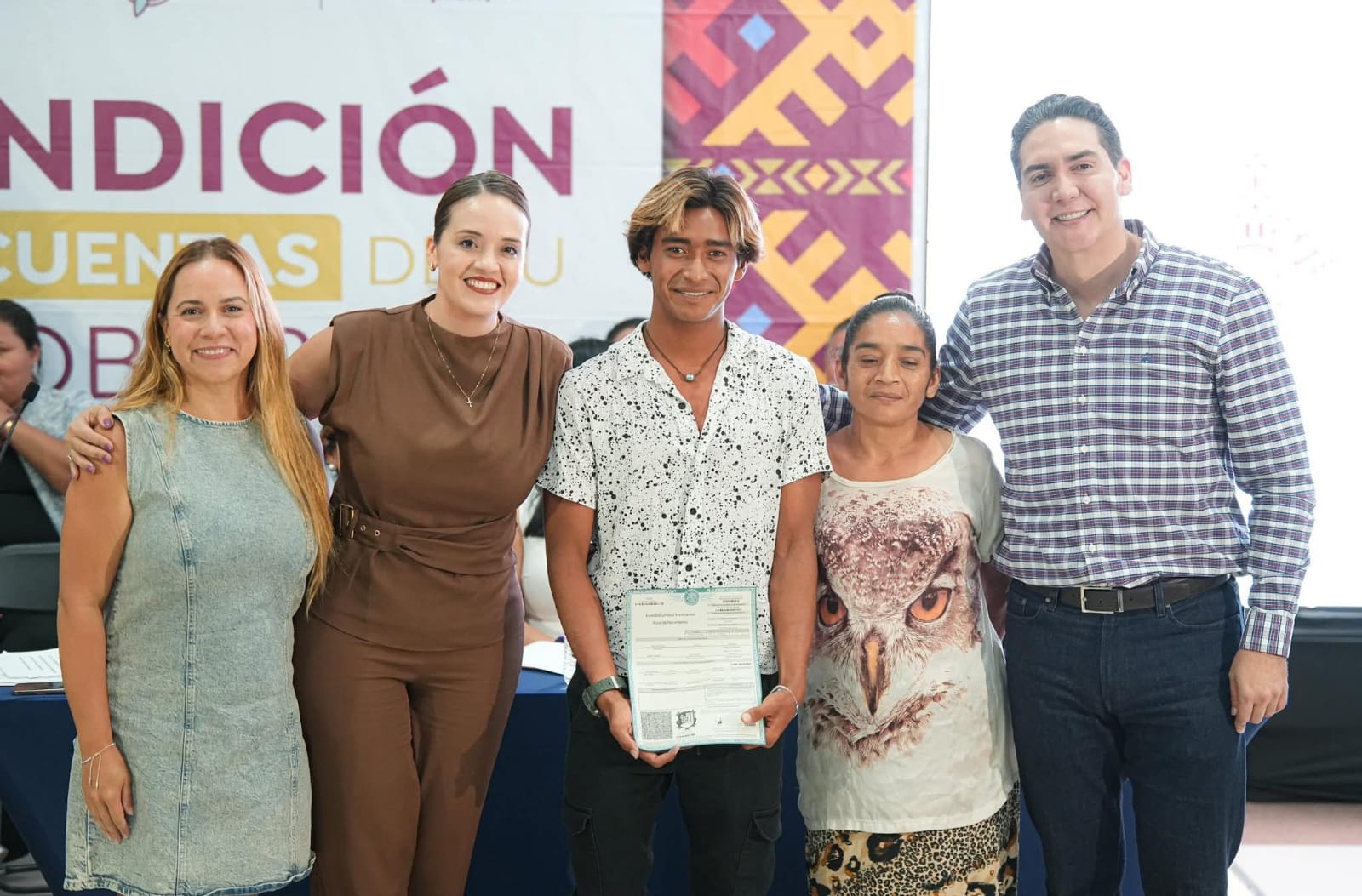 Gobierno Municipal de Bahía de Banderas garantiza derecho a la identidad de joven surfista