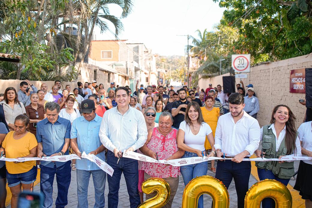 Gobierno de Bahía de Banderas alcanza las 200 obras con la inauguración de la calle 23 de Marzo en Sayulita